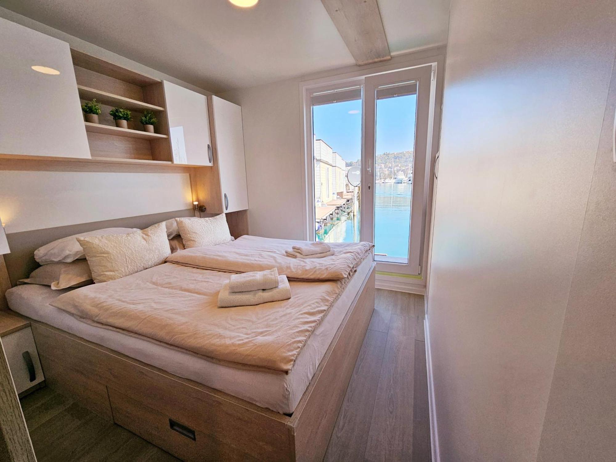 Sea Diva - Luxury Boathouse